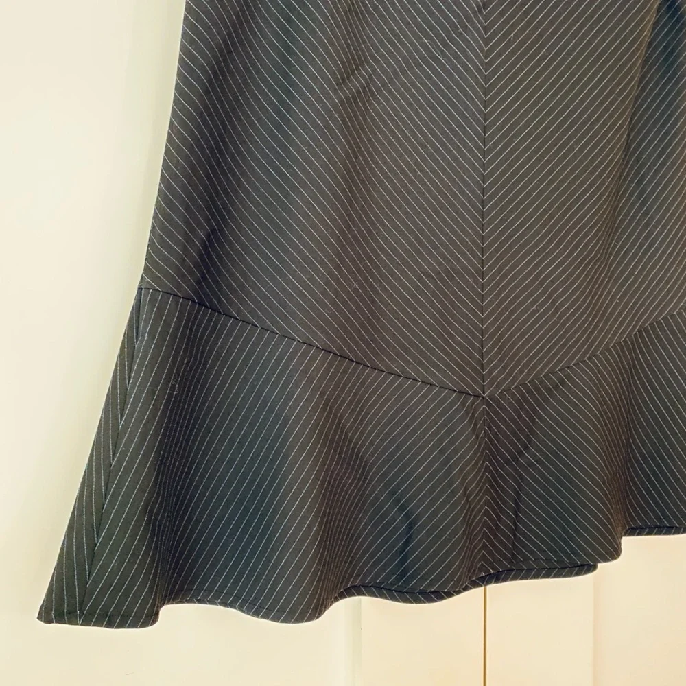 Ann Taylor - flounce pencil skirt - Picture 5 of 10